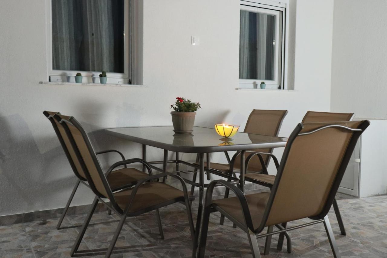 Filippou Luxury Apartments Flogita Bagian luar foto