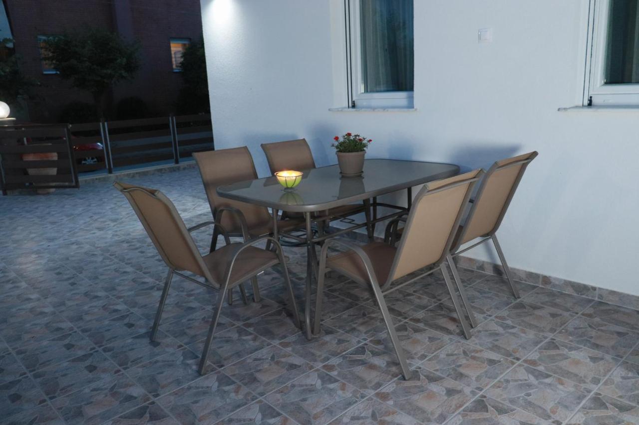 Filippou Luxury Apartments Flogita Bagian luar foto
